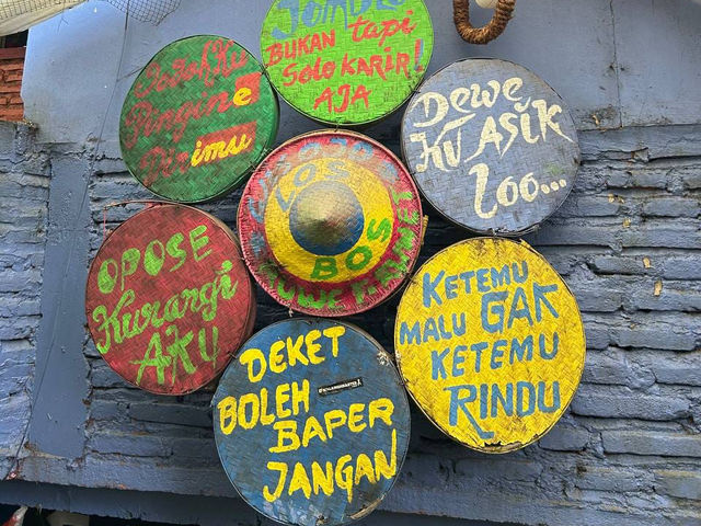 Walking Through a Living Canvas – Kampung Tridi, Indonesia 🎨🇮🇩