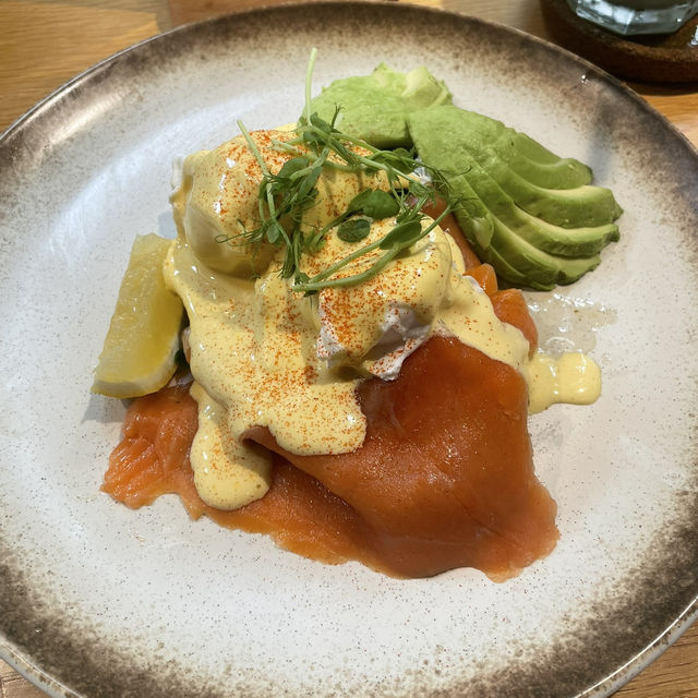 🌿 ซ่อนตัวในสวน: Yellow Lane Cafe อารีย์