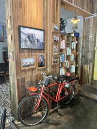 Tiem Caphe Saigon: A Retro Flashback
