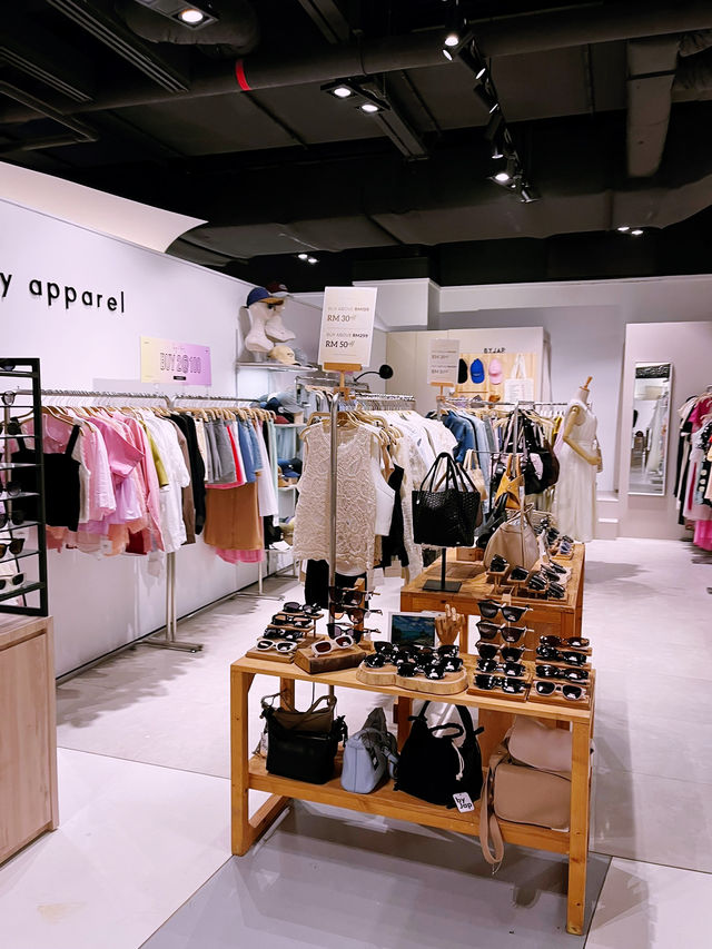 Eslite Spectrum - Aesthetic Paradise for Book Lovers & Style Seekers