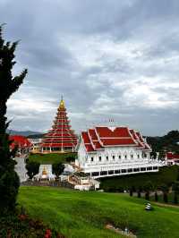 Wat Huay Pla Kang the peace dragons tower 