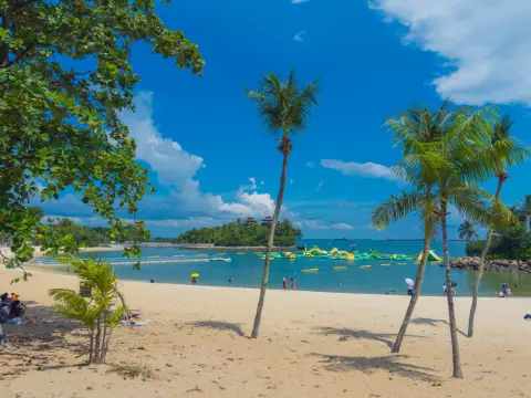 新加坡聖淘沙島，海灘上的夏日旅行