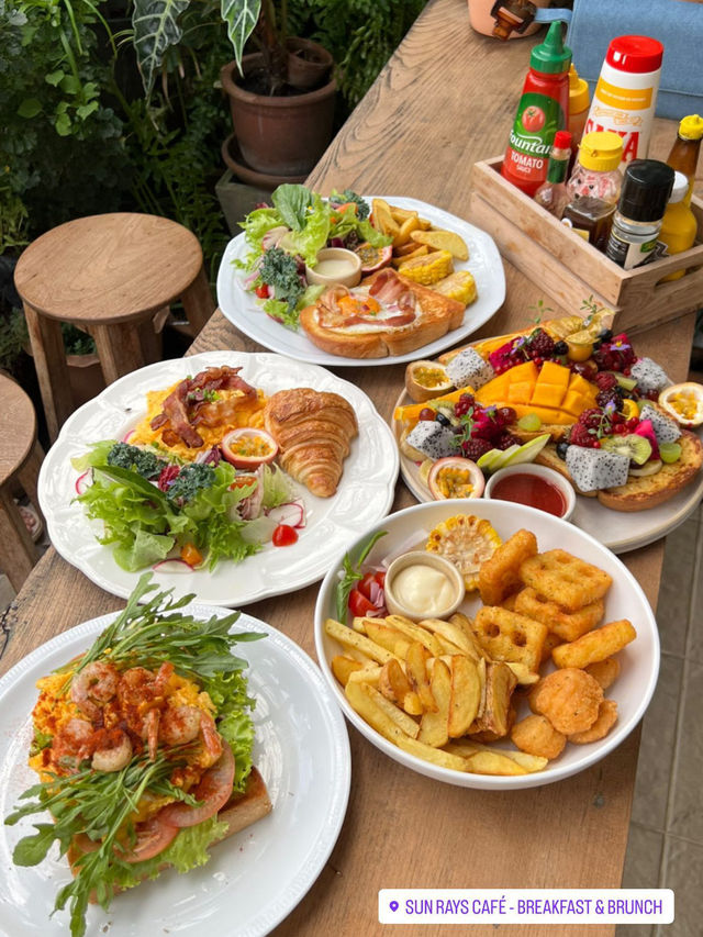 📍SUN RAYS CAFE ทานบรันช์สุดอลัง ที่เชียงใหม่