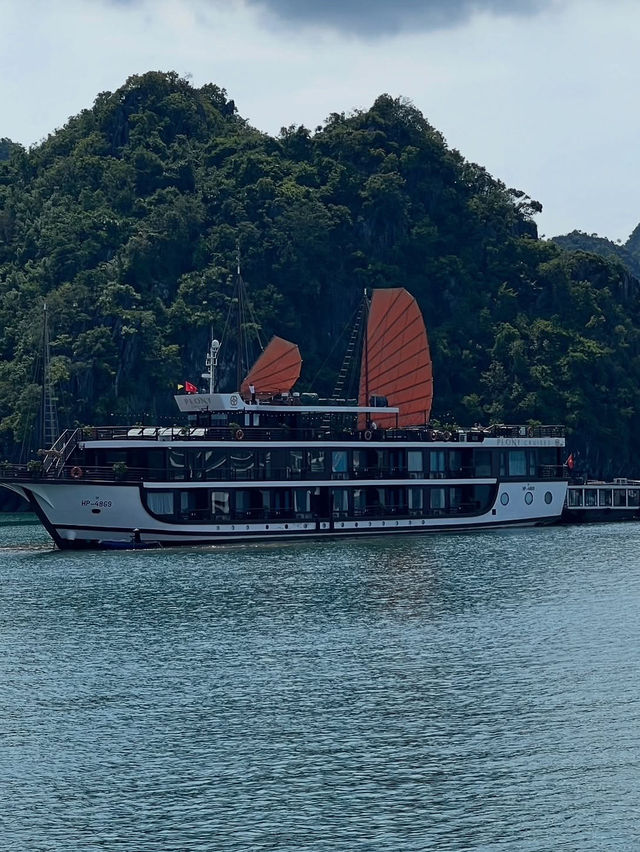 Halong Bay – มรดกโลกกลางอ่าวมรกต 🇻🇳🛥️