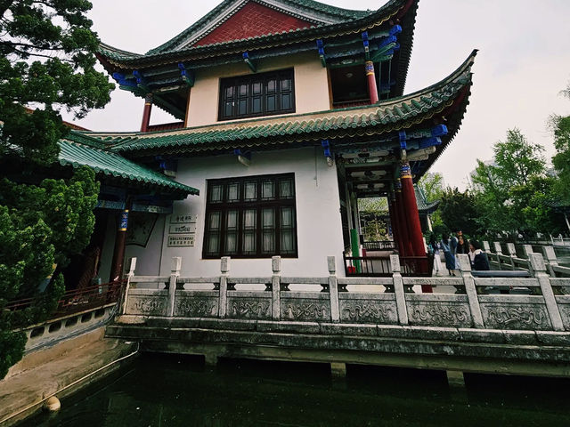 Green Lake Park Cui Hu (west gate)
