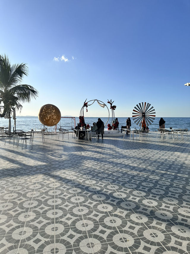 The view beach cafe