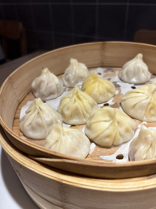 黃河路佳家湯包，現包現蒸，才好吃