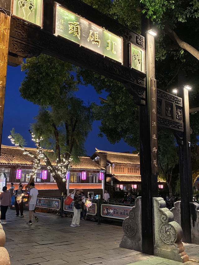 蘇州必遊夜景迷人的山塘街🌛💫 蘇州必遊夜景迷人的山塘街🌛💫