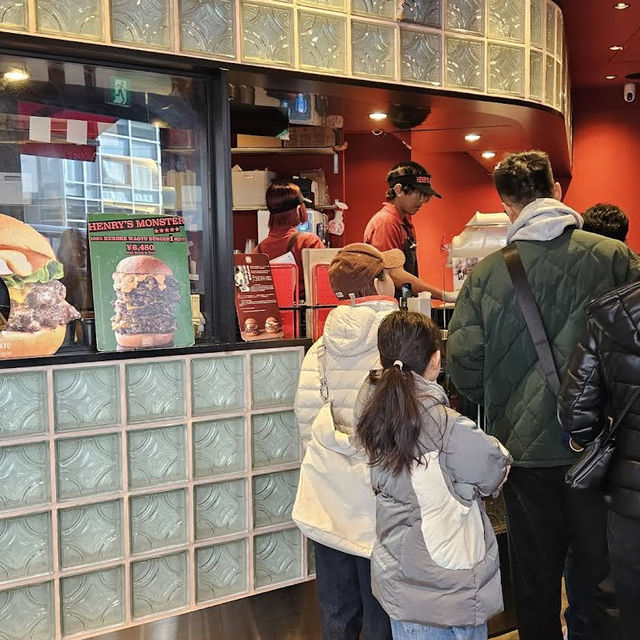 【東京/原宿🇯🇵】焼肉の名店が手掛けるパティ🍔 HENRY'S BURGER Harajuku