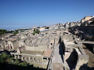 Explore the Preserved Streets of Ancient Herculaneum