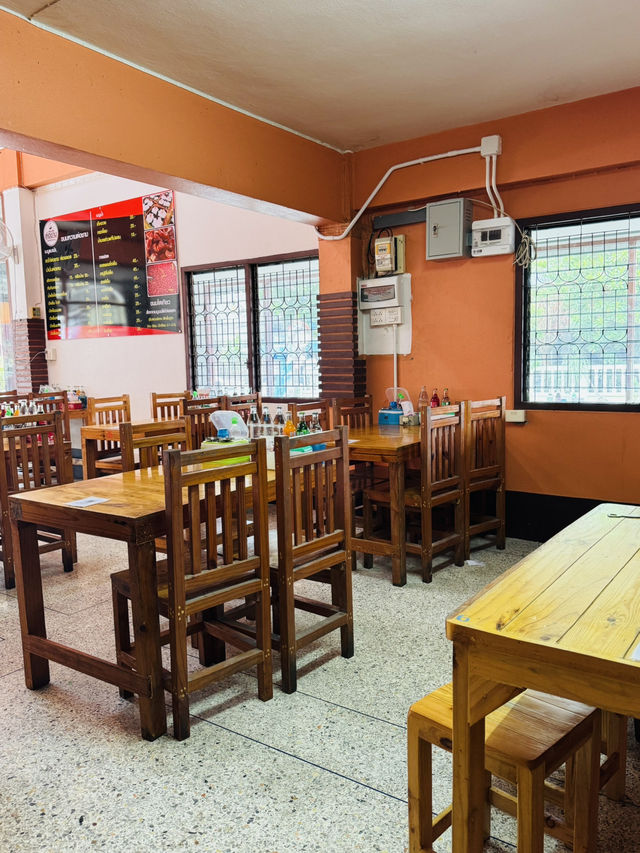 เตี๋ยวเรือต่อชาม อิ่มครบจบในร้านเดียว เตี๋ยวเรือต่อชาม อิ่มครบจบในร้านเดียว
