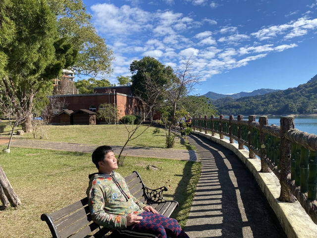 大溪這裡湖水與藍天互相輝映療癒身心俱疲
