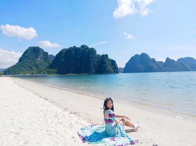 Hon Gai Beach