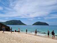 เกาะหลีเป๊ะ 3 วัน 2 คืน — ทะเลใส ดำน้ำ ฟีลชิลๆ