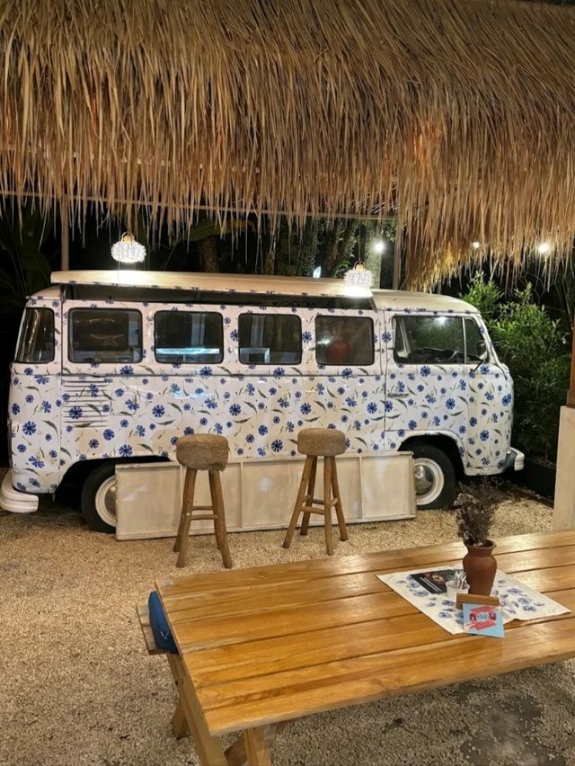 A LOVELY RUSSIAN CAFÉ IN BALI.