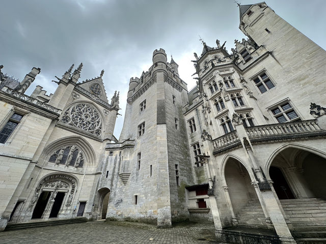 法國 🇫🇷 皮耶楓城堡 Château de Pierrefonds｜電影感滿滿的中世紀要塞