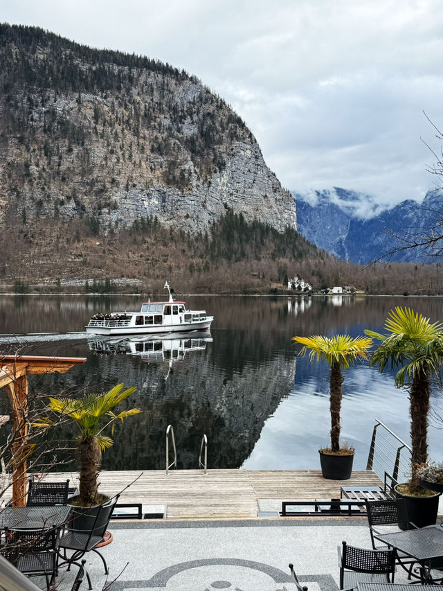Lakeside Dining🍽️  