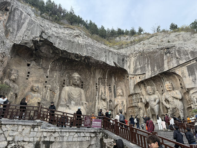 ประทับสุดขีด ที่ถ้ำหลงเหมิน เมืองลั่วหยาง ประทับสุดขีด ที่ถ้ำหลงเหมิน เมืองลั่วหยาง