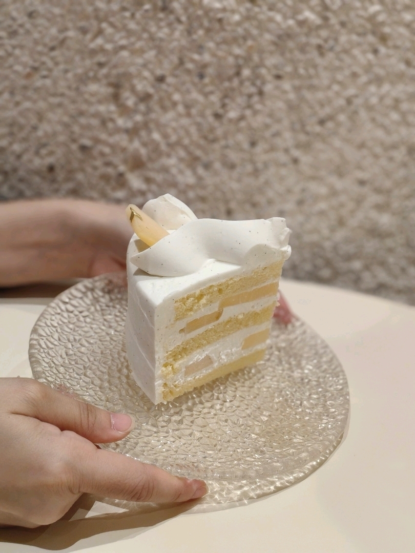 シンガポール・チャンギ空港ジュエル「Nesuto X HEYTEA」のケーキ