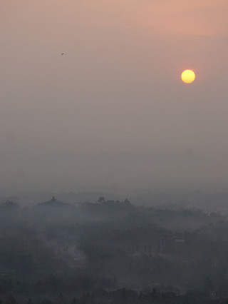 [Yogyakarta, Indonesia] The Ultimate Borobudur Sunrise Guide: Witness the Ancient Miracle at Punthuk Setumbu!