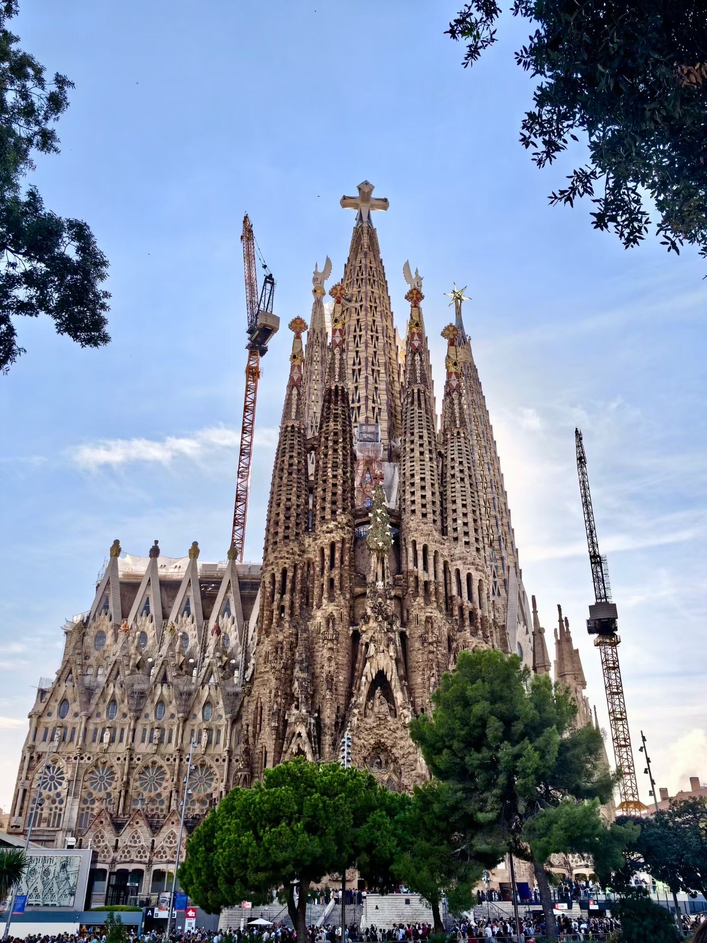 Plan It or Wing It? My Life-Changing Sagrada Família Barcelona Experience