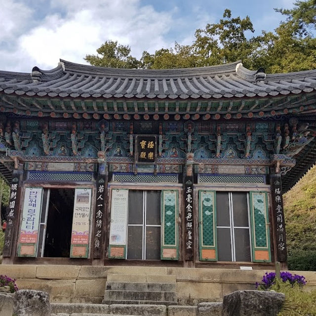 Absolutely gorgeous mountain temple. 
