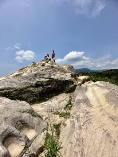 Datun Mountain System: Junjianyan (Battleship Rock) Hiking Trail