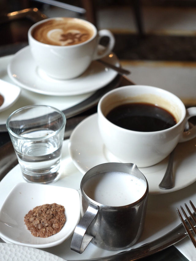Budapest | The most beautiful coffee shop in the world