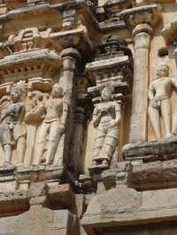Hemakuta Hill Temple Complex: Ancient Shrines with a View