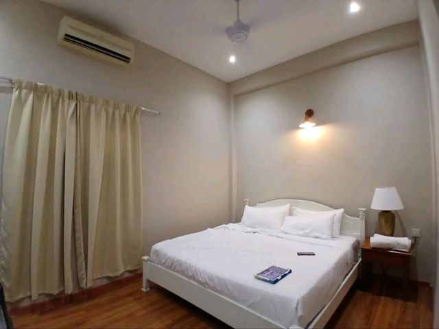 “Jonker Street Gem: Friendly, Spacious & Central”