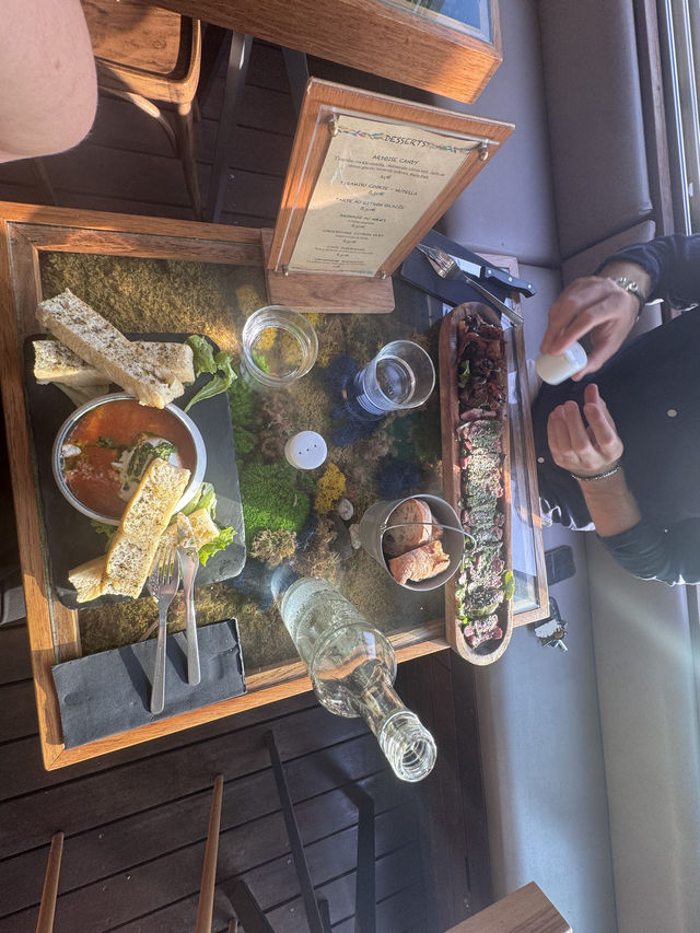 Mafana Zen Cafe if you are going to Six-Fours-Les-Plages