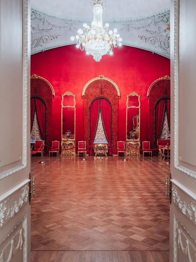  Bolshoi Theatre, Moscow – Icon of Russian Culture