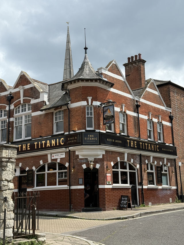 Discover Southampton: A Historic Maritime City 🚢