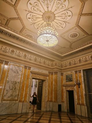 Discovering the Throne Hall in Bucharest 👑✨