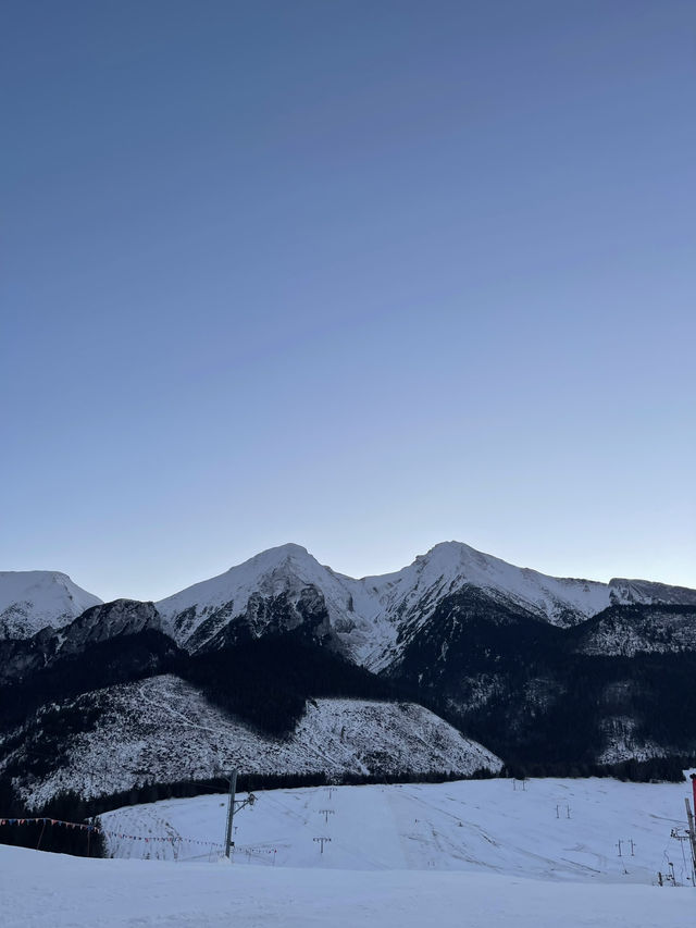 🏔️ Driving Through the Tatras – Mountain Roads & Epic Views 🚗✨