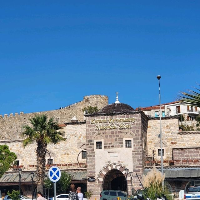 🏰 “Step Back in Time at Çeşme Castle — Where History Meets the Aegean Breeze!” 🇹🇷✨ 🏰 “Step Back in Time at Çeşme Castle — Where History Meets the Aegean Breeze!” 🇹🇷✨