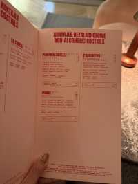 Chic Cocktails and Dreamy Lighting at Loreta