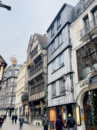 역사적인 루앙의 분위기