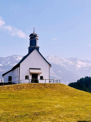 Alpine Vistas & Valley Vibes: Spring Cycling in the Allgäu Alps 🏔️🚴 