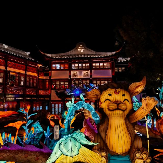 The Magic of Yuyuan Garden in Shanghai 🏯🧧✨