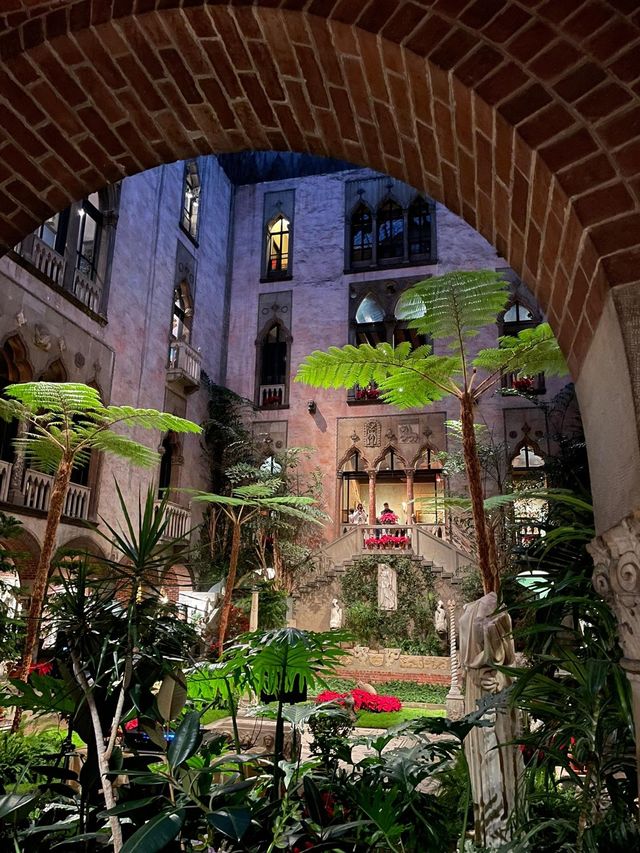 Boston/ A must-see museum - Isabella Stewart Gardner Museum