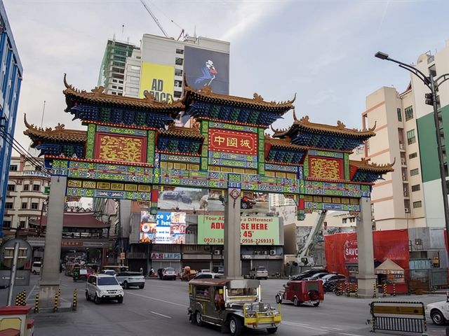 Exploring the World's Oldest China Town!🇵🇭