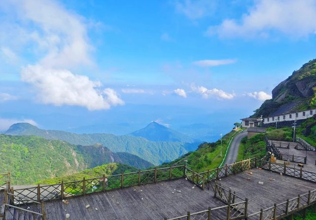 桂林貓兒山｜華南之巔~雲霧繚繞之峰