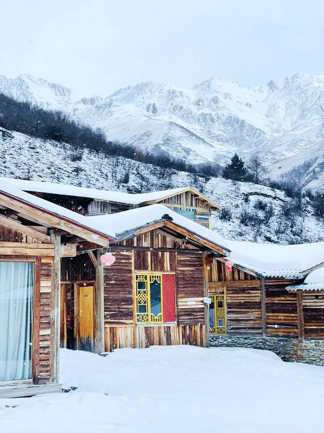 成都娃兒的冬日夢想：鷓鴣山，鵝毛大雪中的滑雪樂園