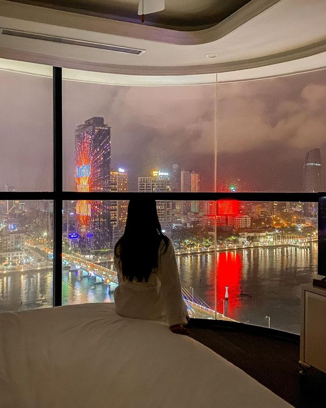 낮에 보는 풍경도 예쁘지만 야경이 찐.. 🖤🌃