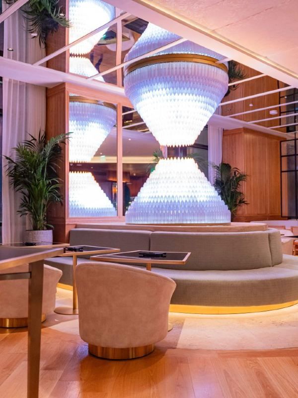 🌟 Dazzling Doha Stay: Waldorf Astoria's Opulence 🌟