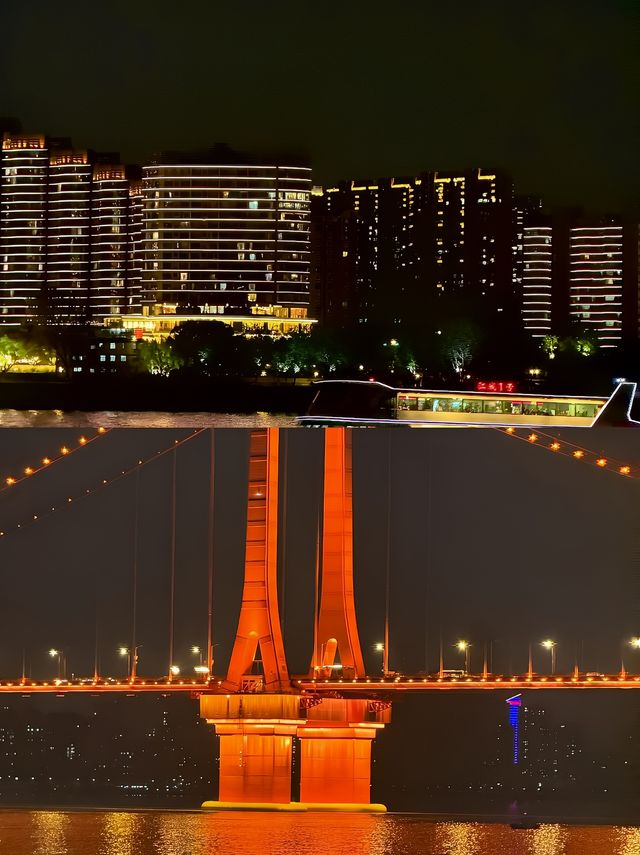 武漢兩江遊覽攻略坐遊輪賞長江唯美夜景