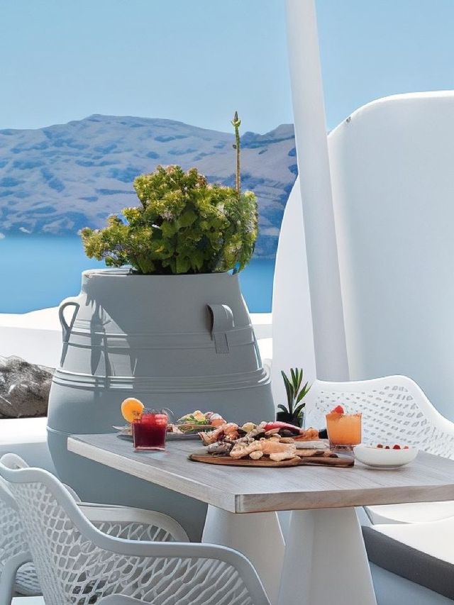 🌅 Santorini Bliss: La Perla Villas 🏨✨