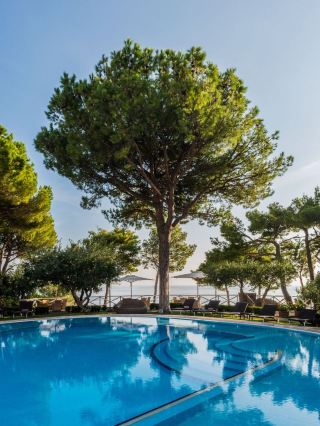 🌟 Maratea Magic: Luxe Stays at Santavenere 🌊✨