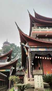 走進華巖寺，尋得心靈的寧靜